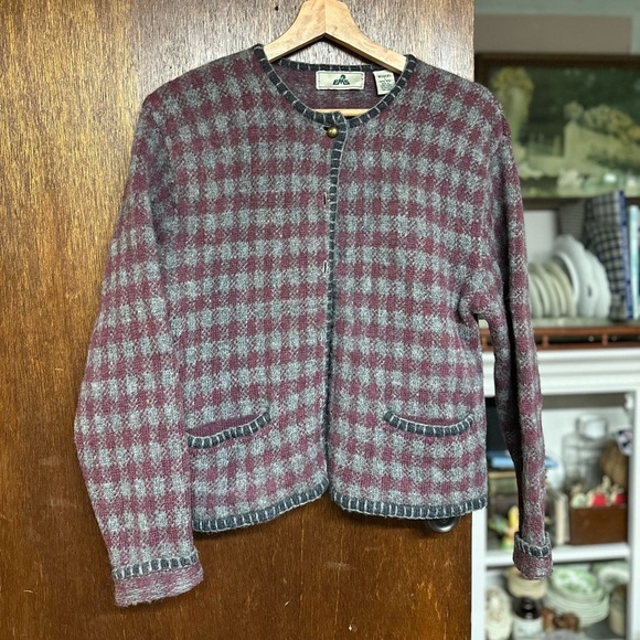 EMS 100% Wool Women’s Small Cardigan Sweater Grey Burgundy Plaid Sweater A23 - Picture 1 of 9